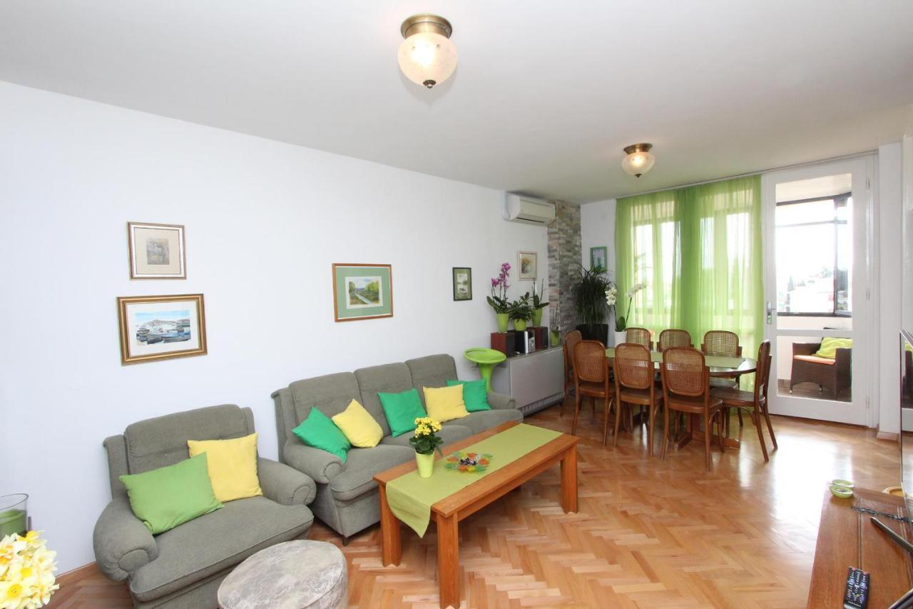 Apartment Elia ロヴィニ エクステリア 写真