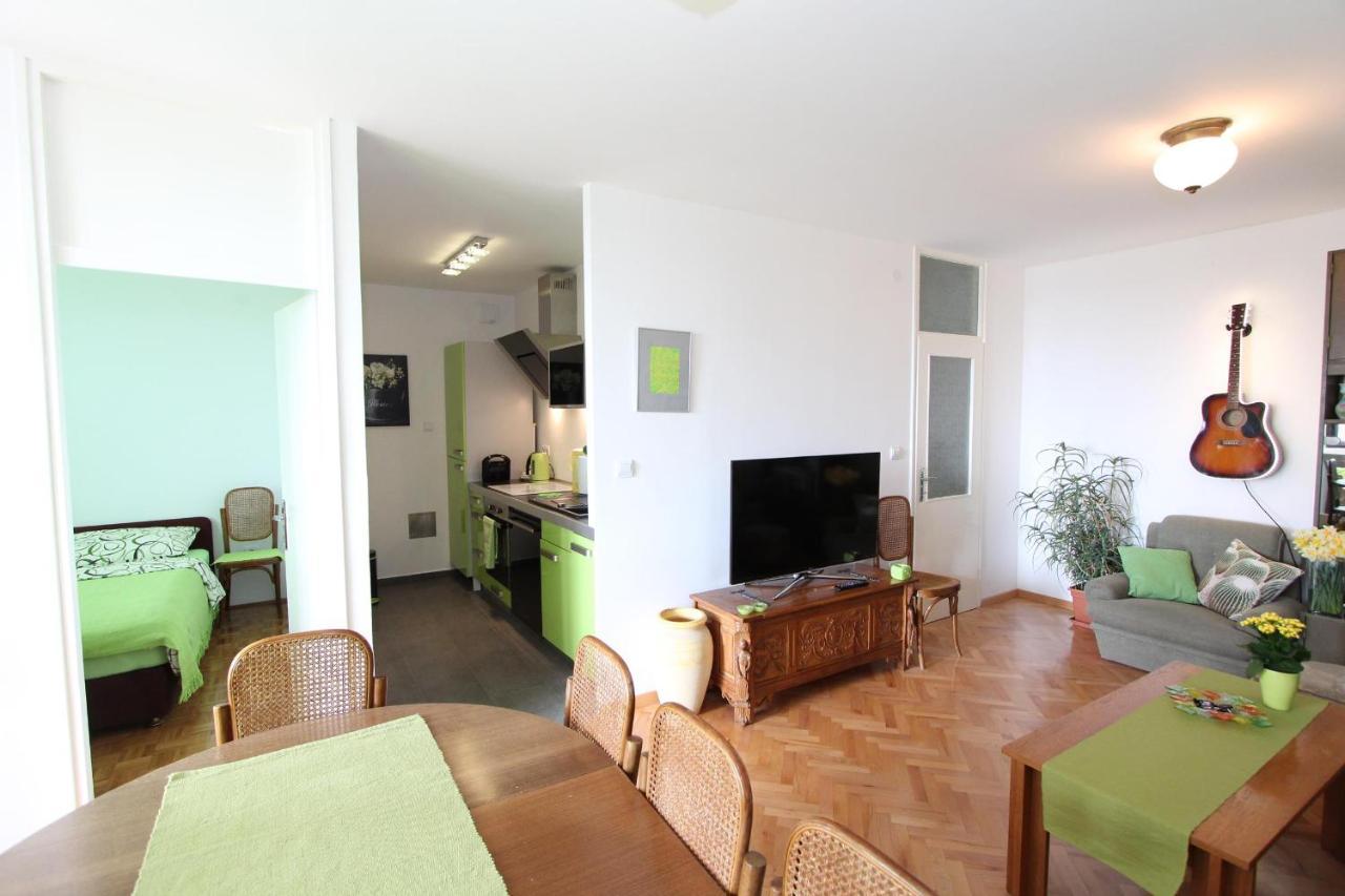 Apartment Elia ロヴィニ エクステリア 写真