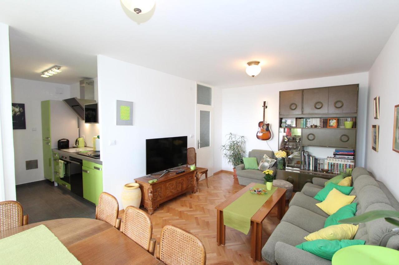 Apartment Elia ロヴィニ エクステリア 写真