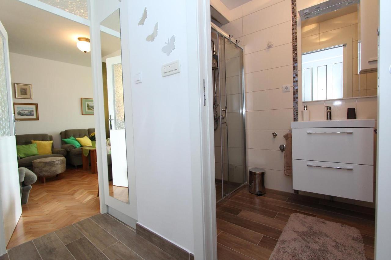 Apartment Elia ロヴィニ エクステリア 写真